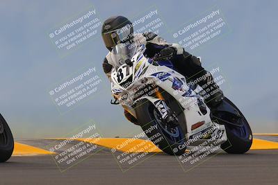 media/Sep-11-2022-SoCal Trackdays (Sun) [[81b7e951af]]/Turn 9 (930am)/